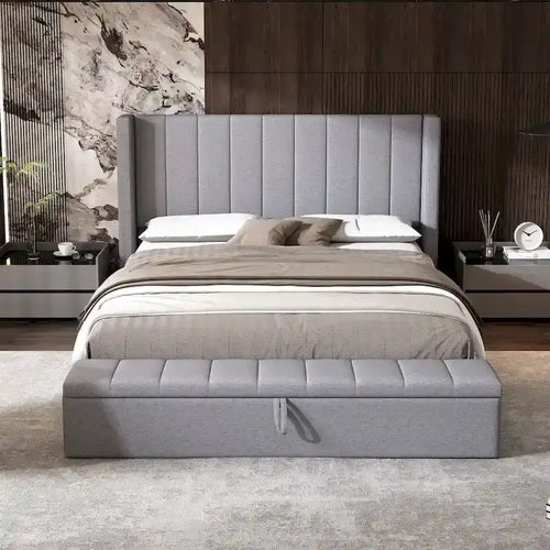 Letto a piattaforma in legno perlato con finitura anticata — Un classico pezzo d'arredamento per la camera da letto